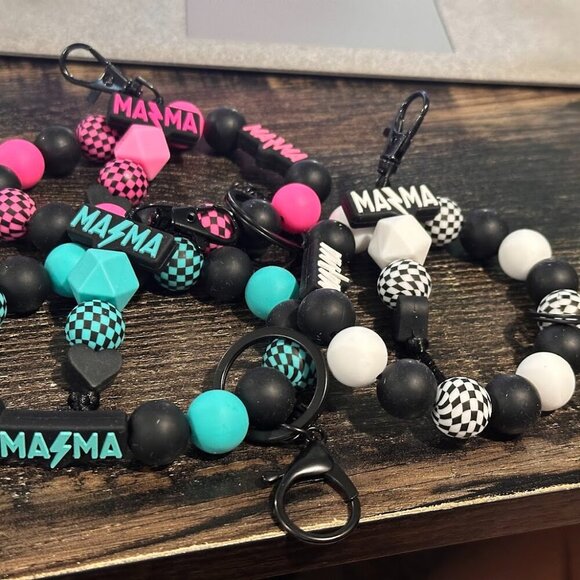 **BUNDLE of 6 ITEMS** 3 Large Wristlet Keychains & 3 Small Keychain Charms - Picture 3 of 14